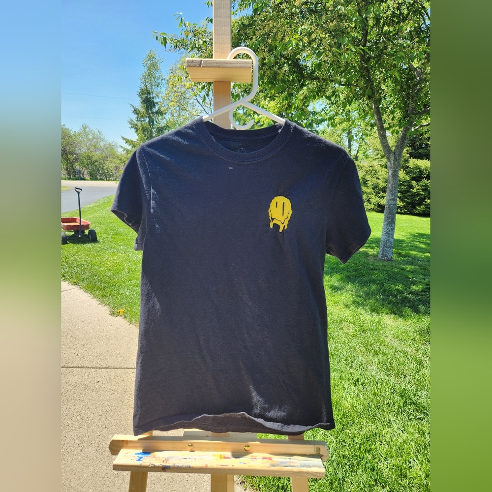 Smiley Originals tshirt size small